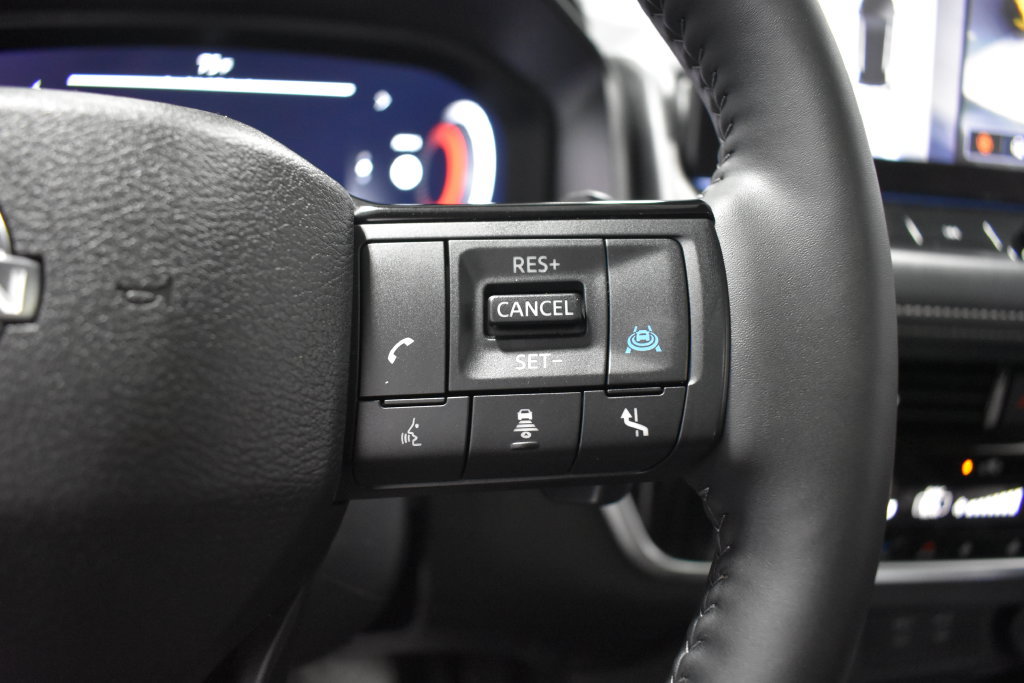 Used 2025 Nissan Rogue SL w/ Tech Package AWD/4WD image 33