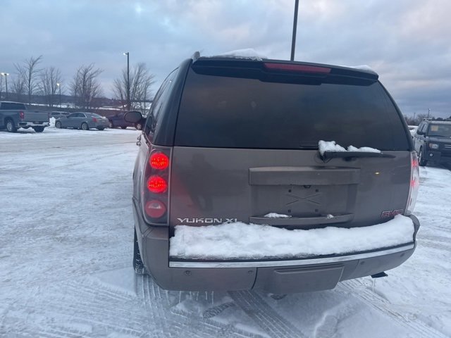Used 2013 GMC Yukon XL Denali image 24