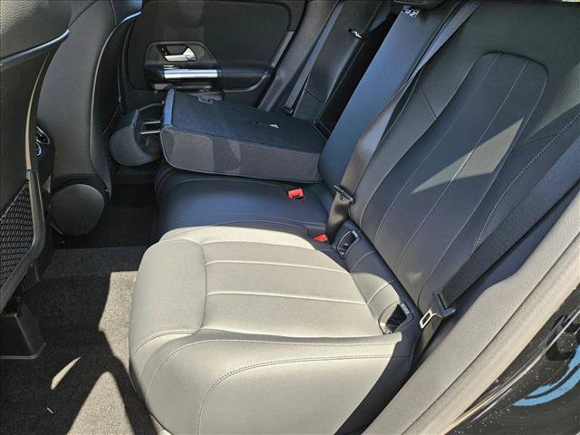 Used 2025 Mercedes-Benz GLA 250 image 15