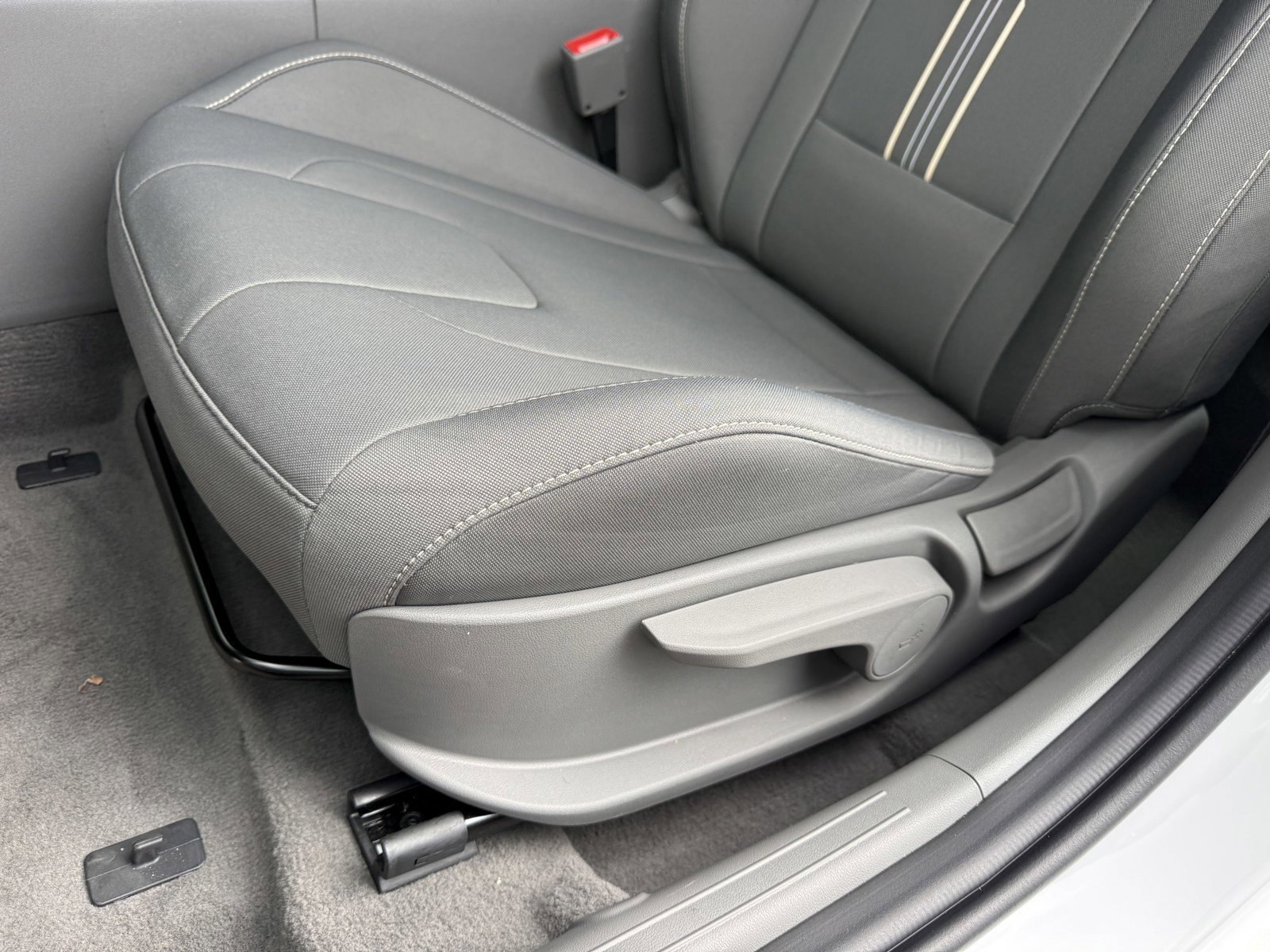 Certified 2025 Hyundai Elantra Sport image 12