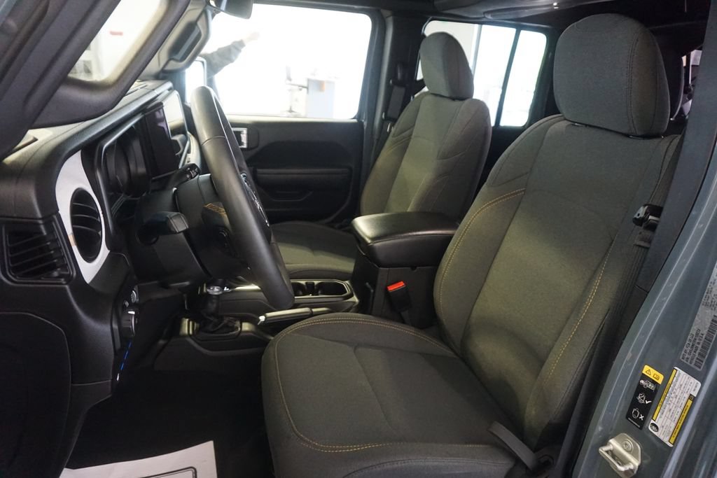 Used 2024 Jeep Wrangler Unlimited AWD/4WD image 17