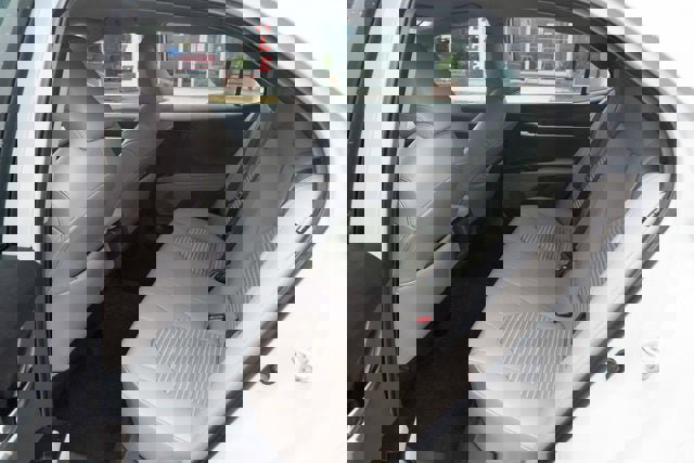 Used 2023 Toyota Camry SE image 28