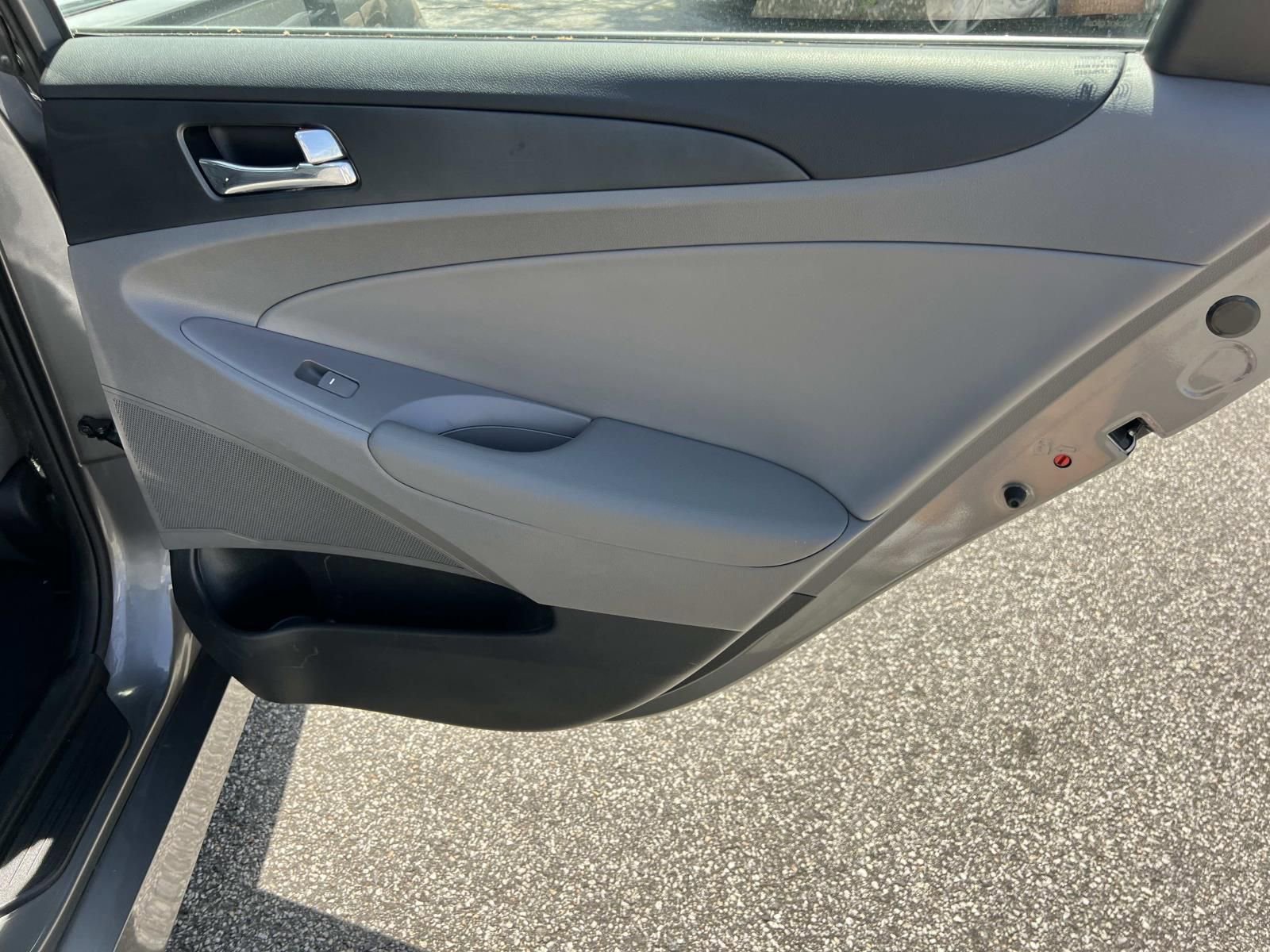 Used 2014 Hyundai Sonata GLS w/ Popular Equipment Group 2 FWD image 16