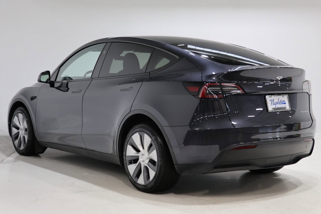 Used 2024 Tesla Model Y Long Range AWD/4WD image 5