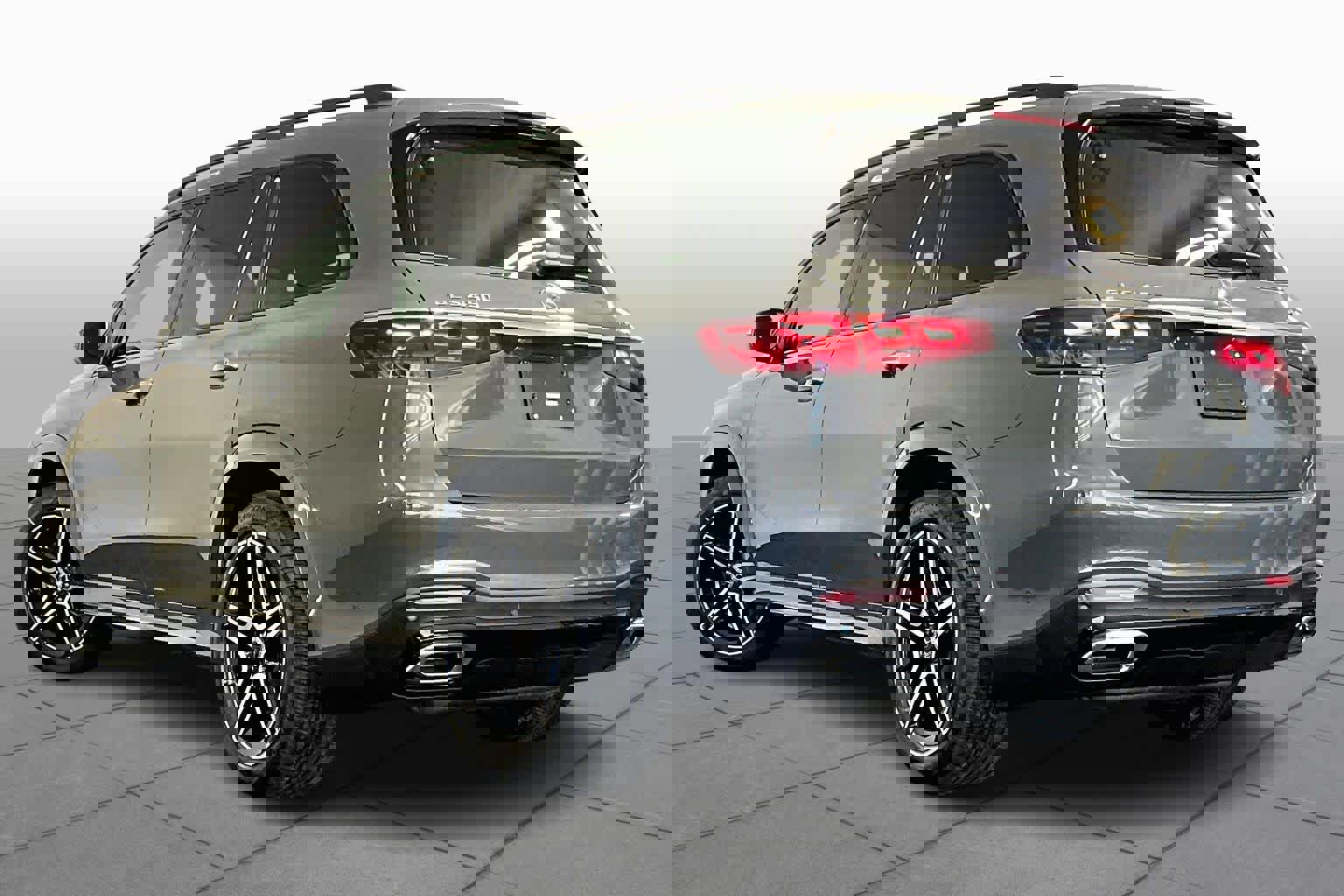 New 2026 Mercedes-Benz GLS 450 4MATIC image 3