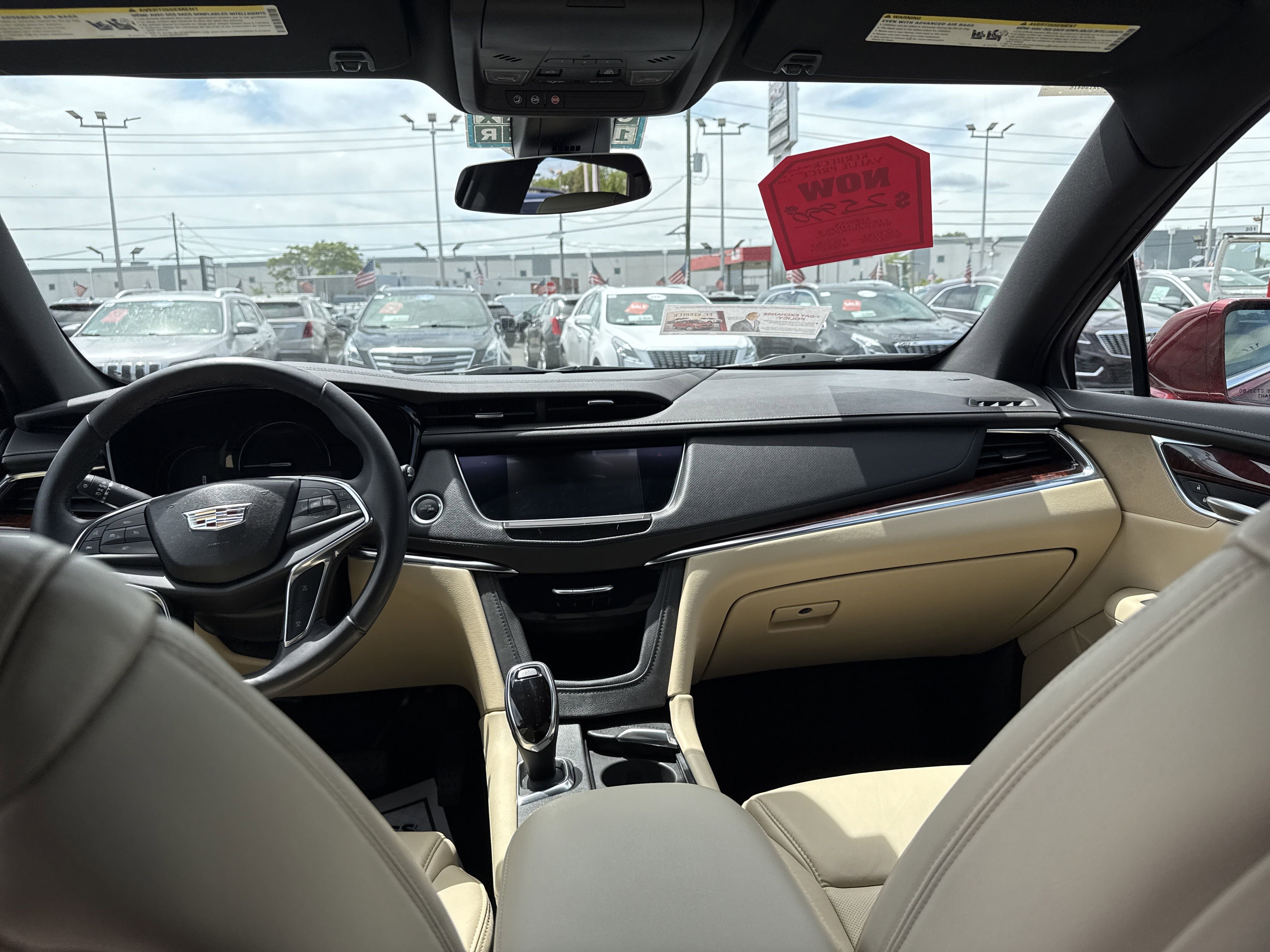 Used 2018 Cadillac XT5 Luxury w/ Driver Awareness Package image 29