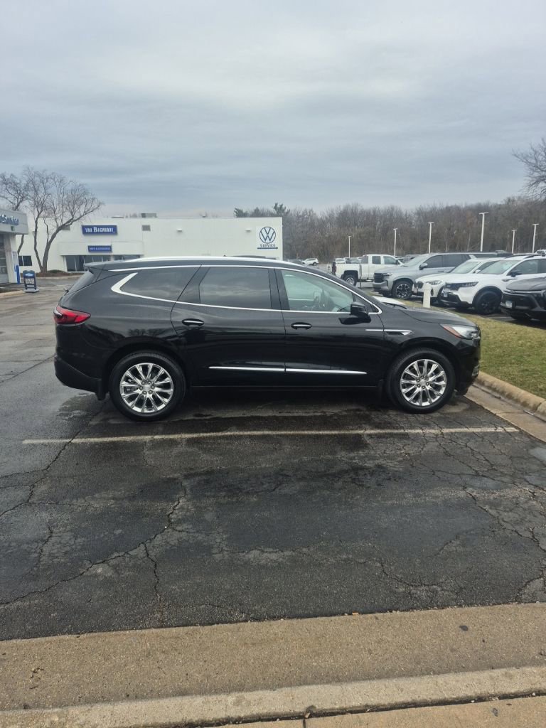 Used 2020 Buick Enclave Premium w/ Sun and Sites Package image 7