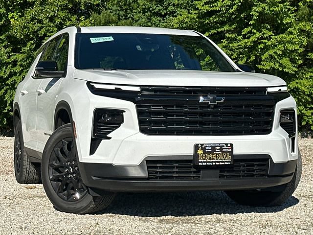 New 2026 Chevrolet Traverse LT w/ Midnight/Sport Edition FWD image 2