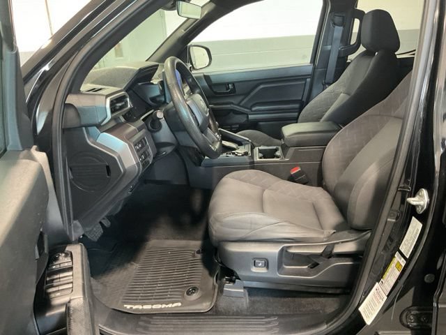 Used 2024 Toyota Tacoma SR5 AWD/4WD image 18