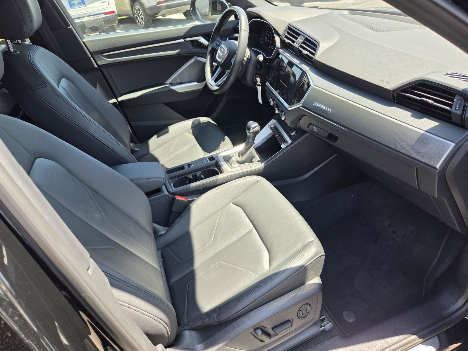 Used 2025 Audi Q3 2.0T Premium AWD/4WD image 9