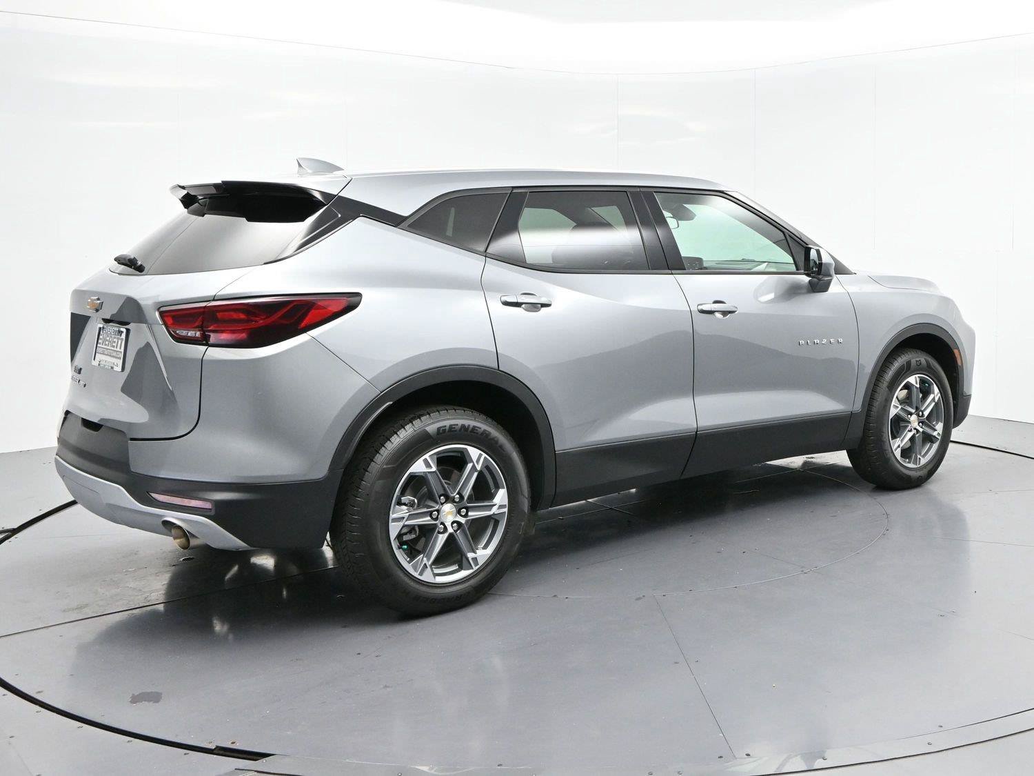 Used 2025 Chevrolet Blazer LT AWD/4WD image 7