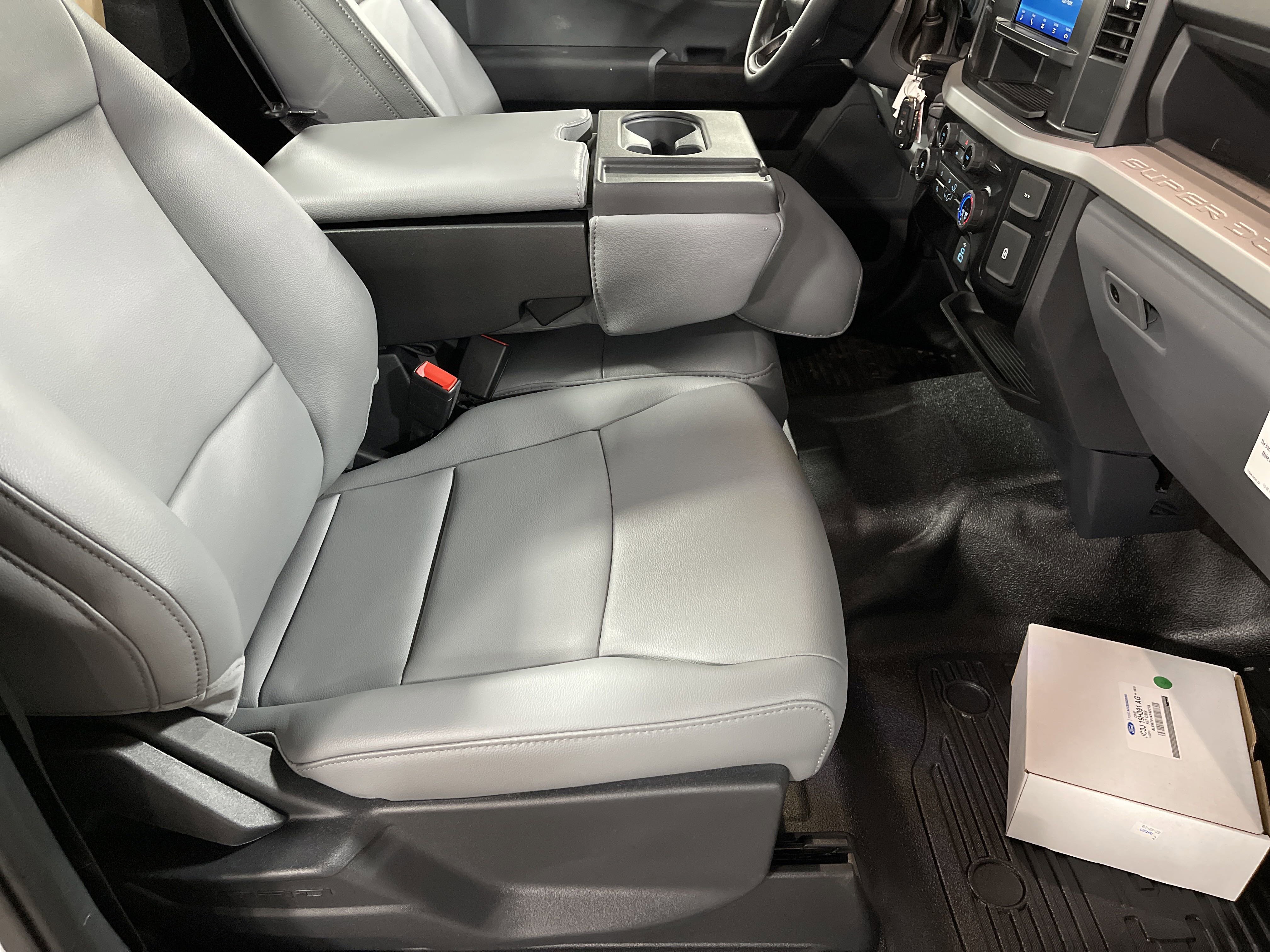 New 2025 Ford F550 4x4 Regular Cab Super Duty image 12