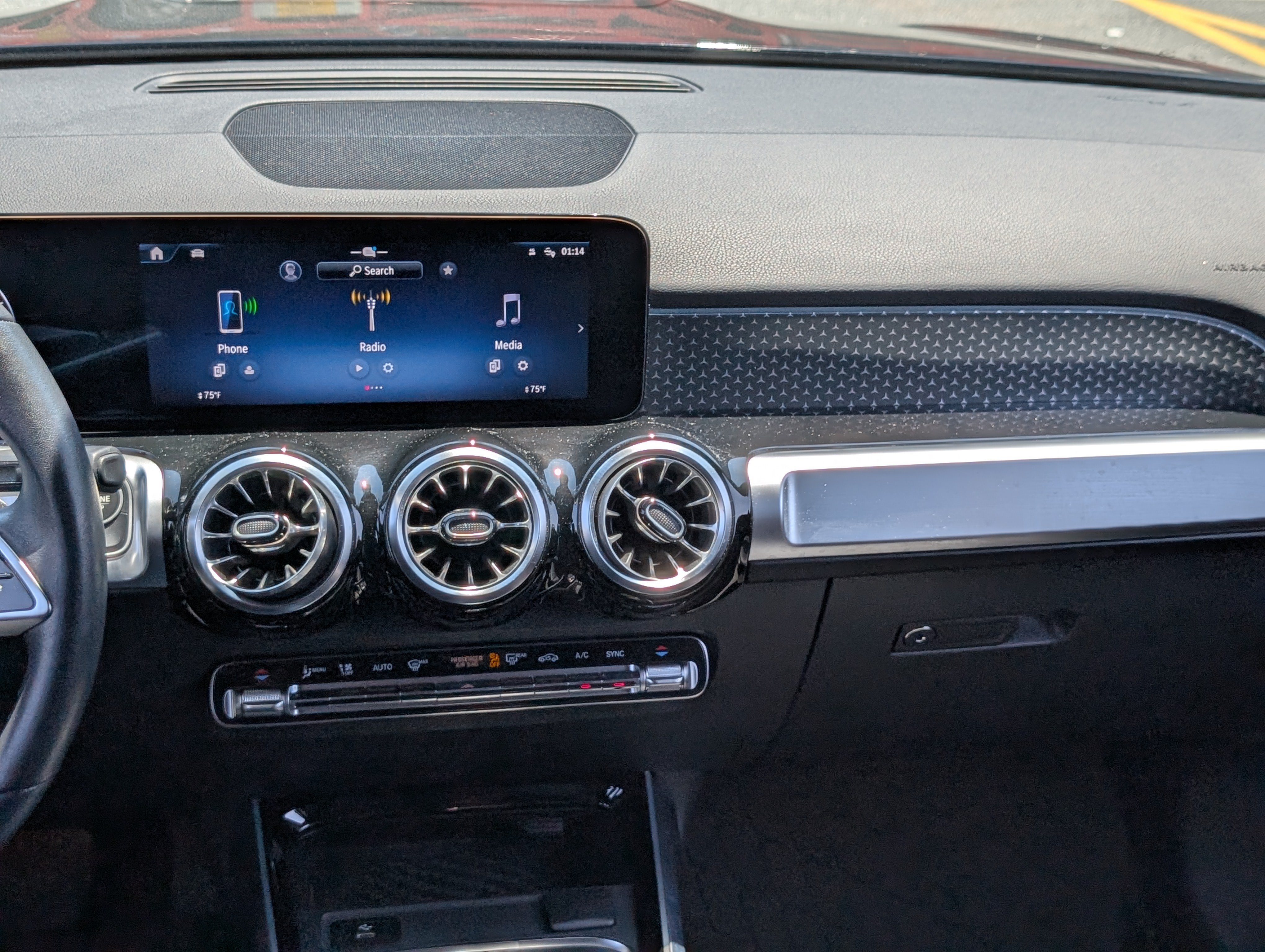 Used 2024 Mercedes-Benz GLB 250 4MATIC image 17