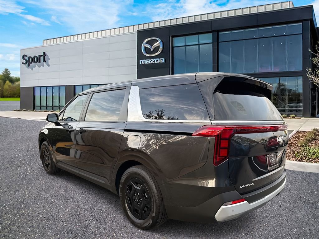 Used 2026 Kia Carnival image 5