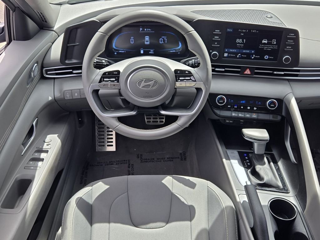 Certified 2025 Hyundai Elantra Sport image 13