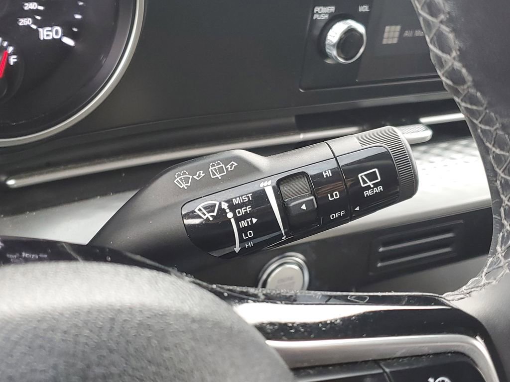 Used 2024 Kia Carnival LX FWD image 18