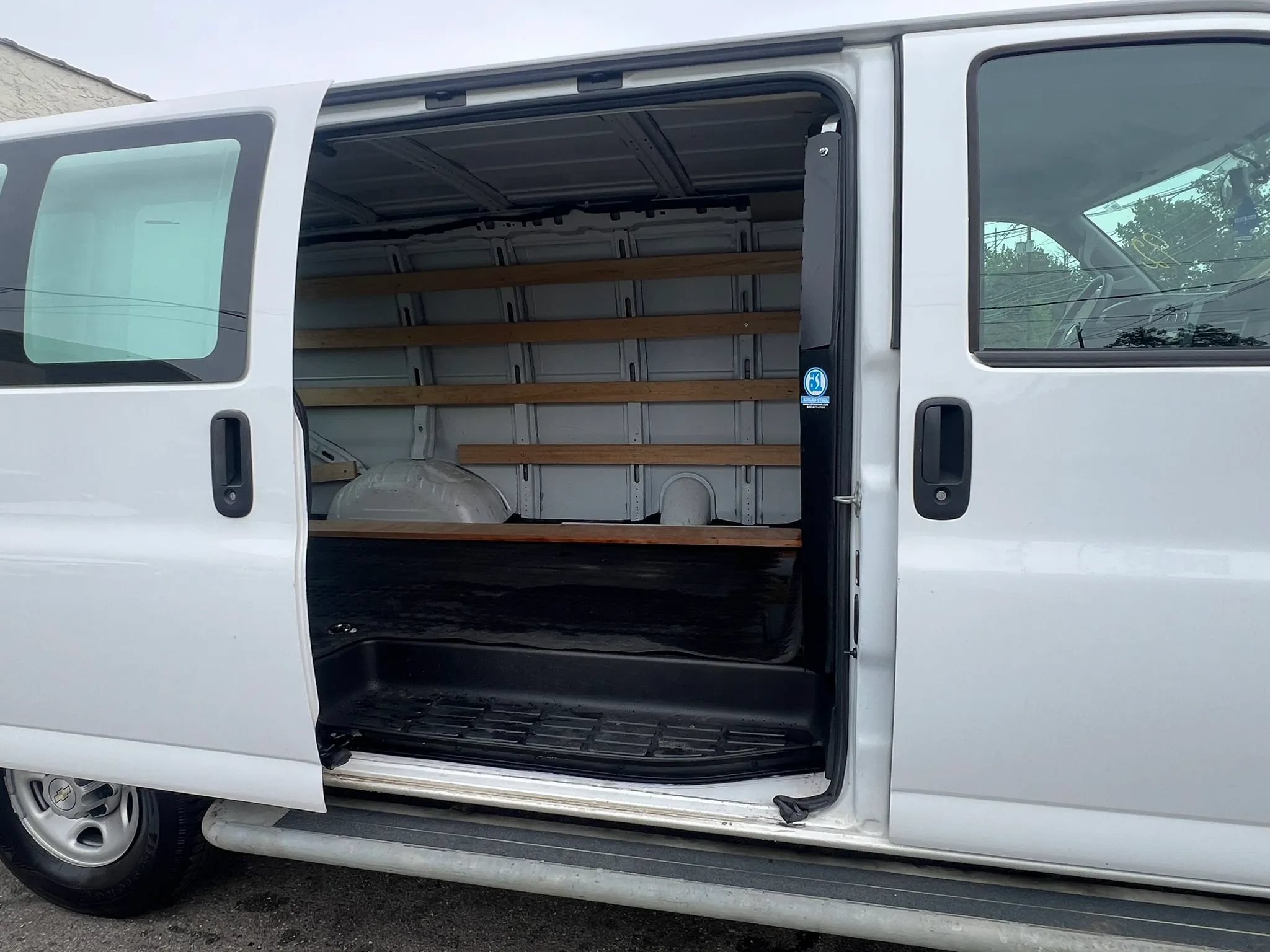 Used 2021 Chevrolet Express 2500 w/ Driver Convenience Package RWD image 28