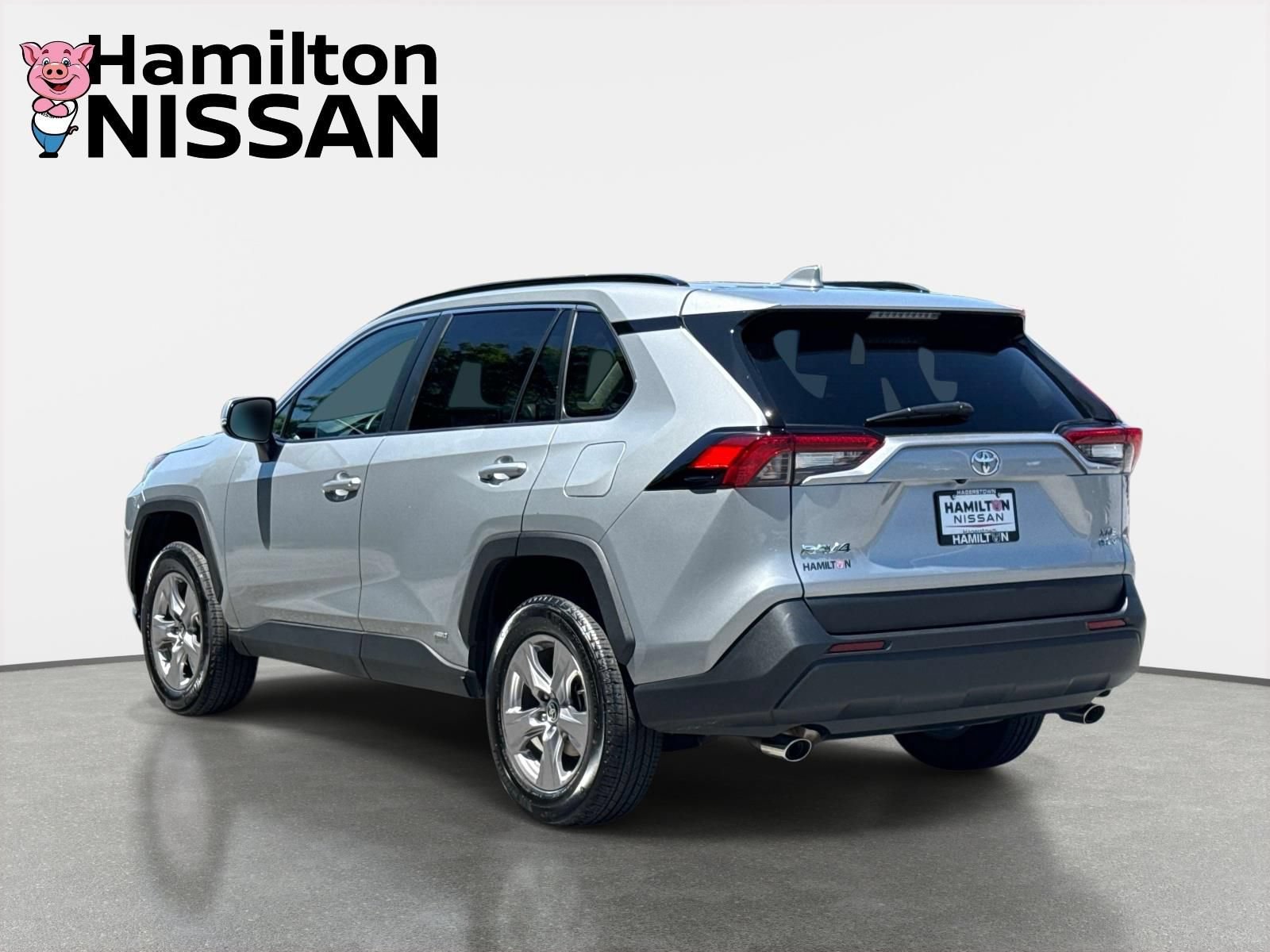Used 2025 Toyota RAV4 XLE AWD/4WD image 4