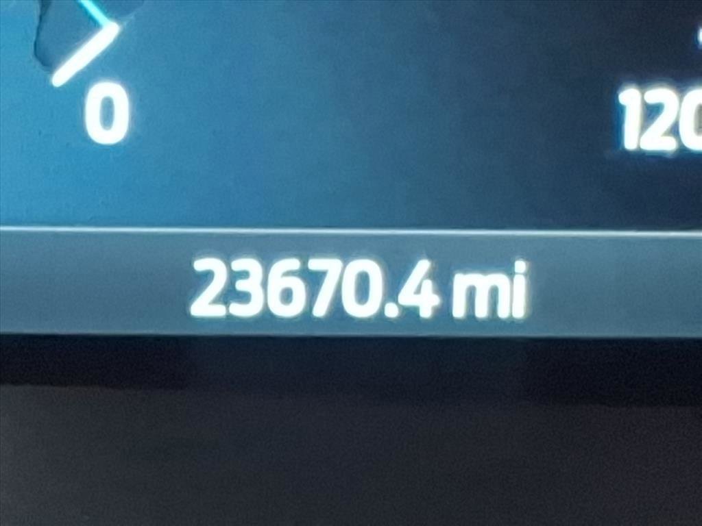 Used 2022 Ford F150 Lightning Lariat image 21