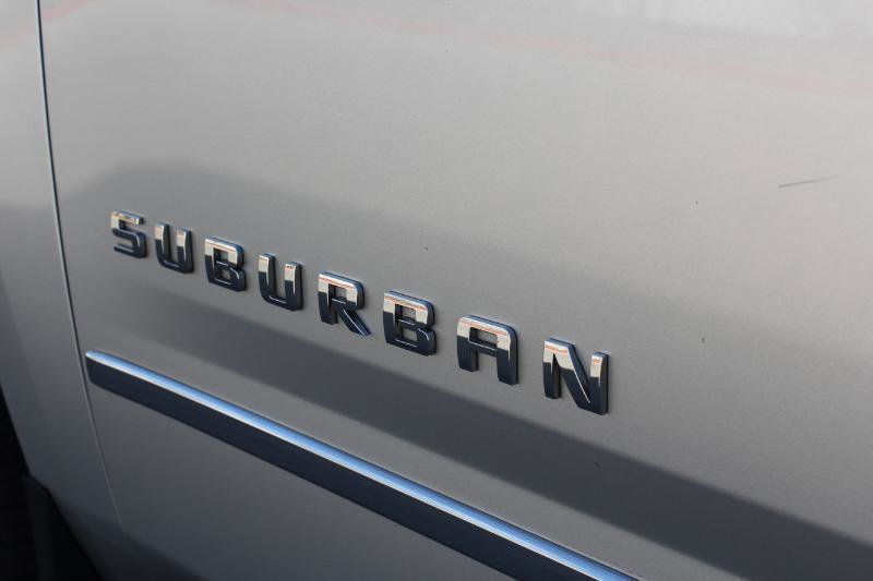 Used 2015 Chevrolet Suburban LT image 10