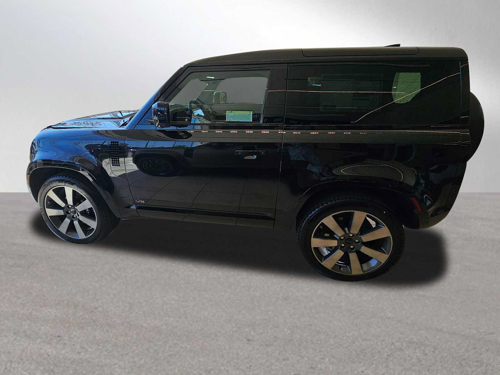 New 2026 Land Rover Defender 90 V8 AWD/4WD image 2