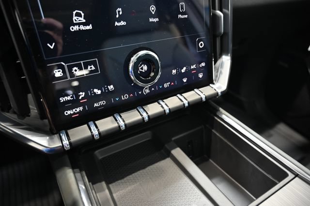 New 2026 GMC Acadia AT4 w/ Luxury Package AWD/4WD image 18