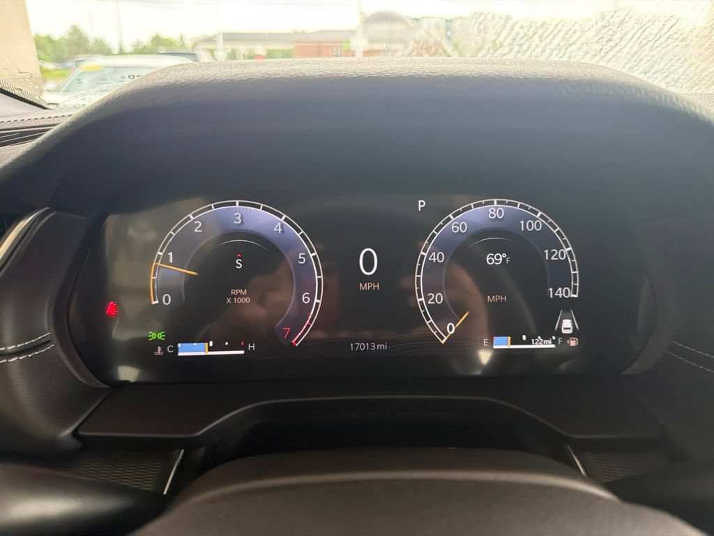 Used 2024 Jeep Grand Cherokee Altitude AWD/4WD image 28
