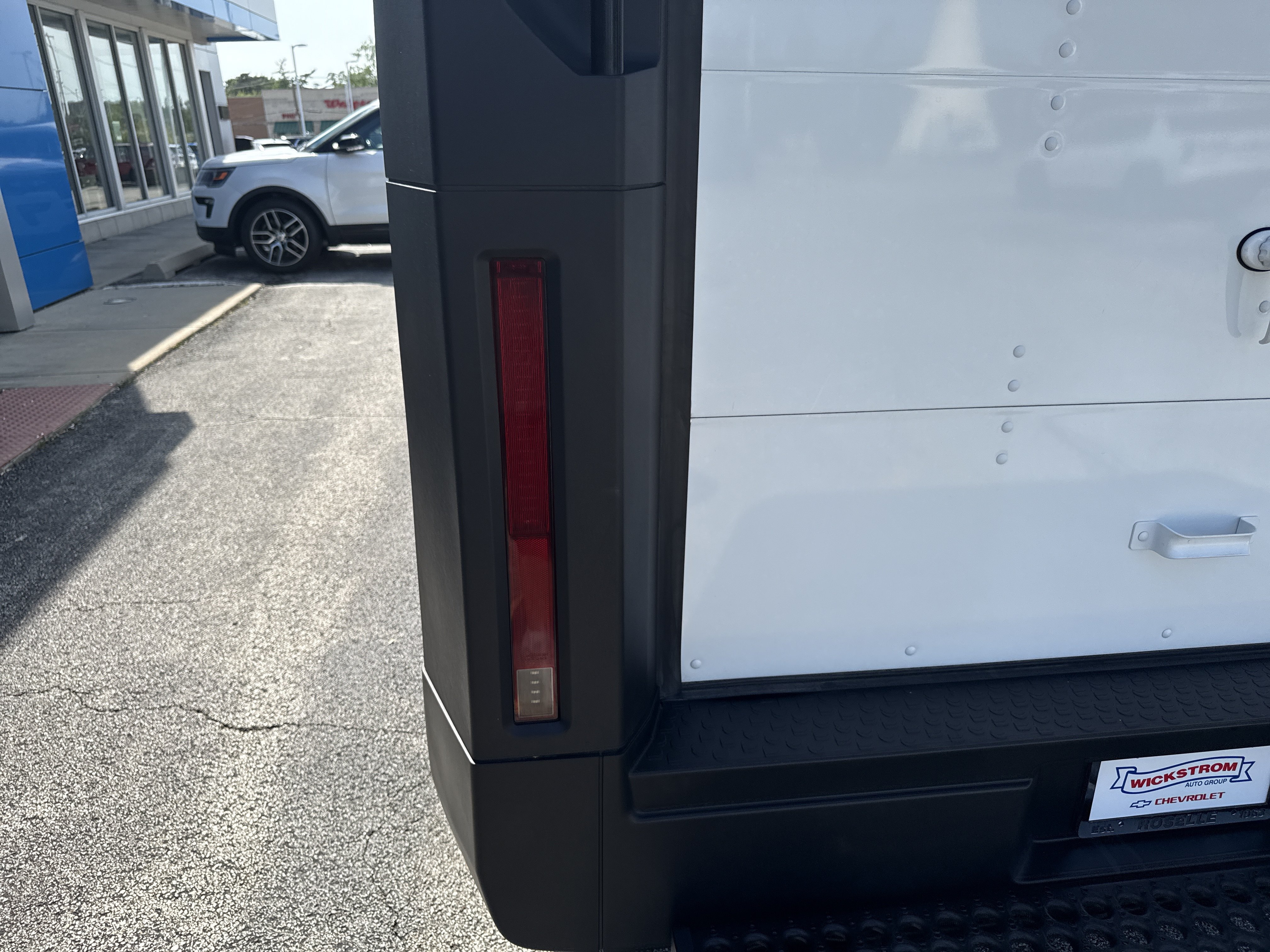 Used 2023 Chevrolet Brightdrop 600 w/ Active Safety Package 2 AWD/4WD image 10
