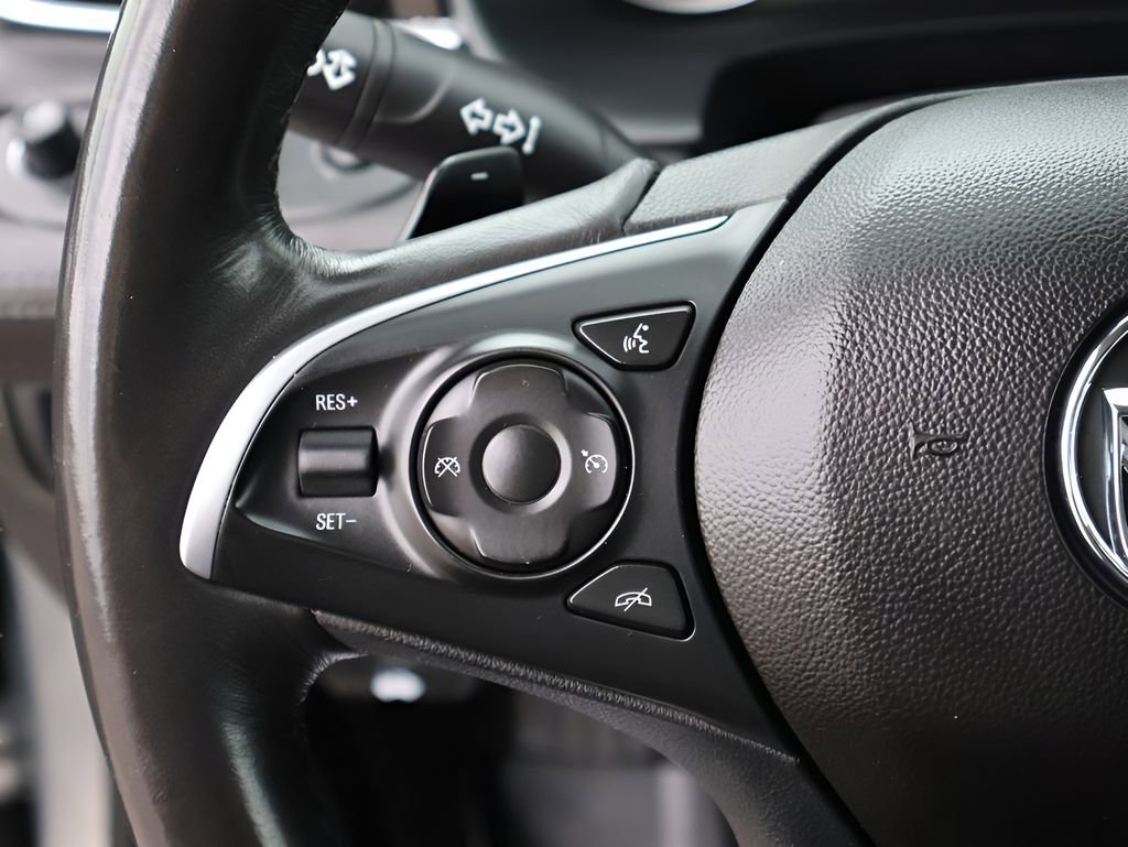 Used 2018 Buick LaCrosse Essence FWD image 29