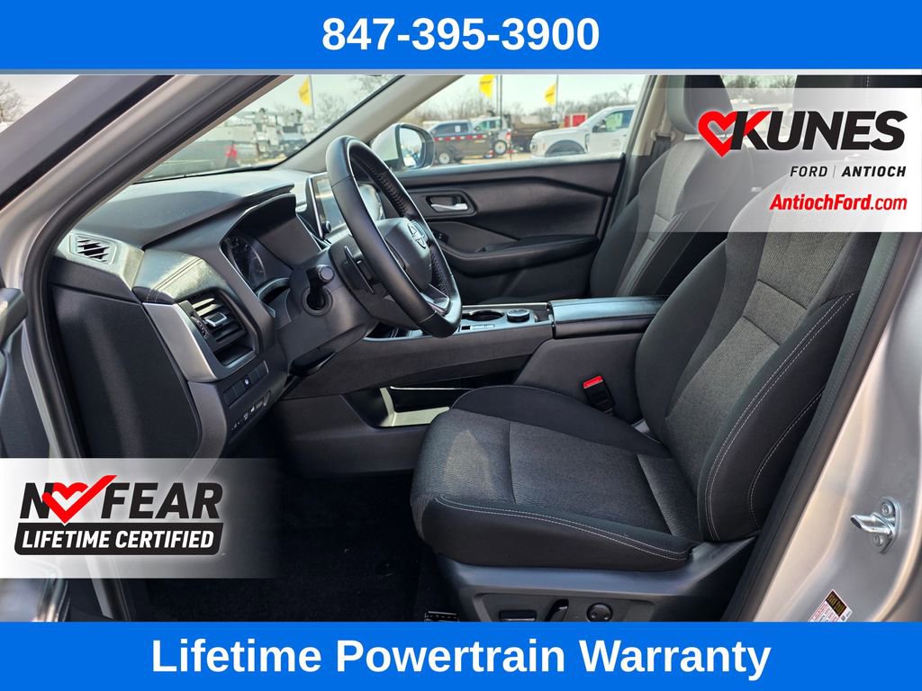 Used 2025 Nissan Rogue SV image 15