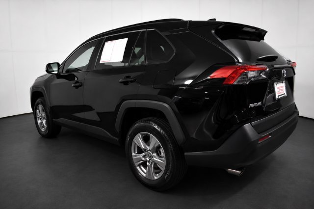 Used 2025 Toyota RAV4 XLE FWD image 6