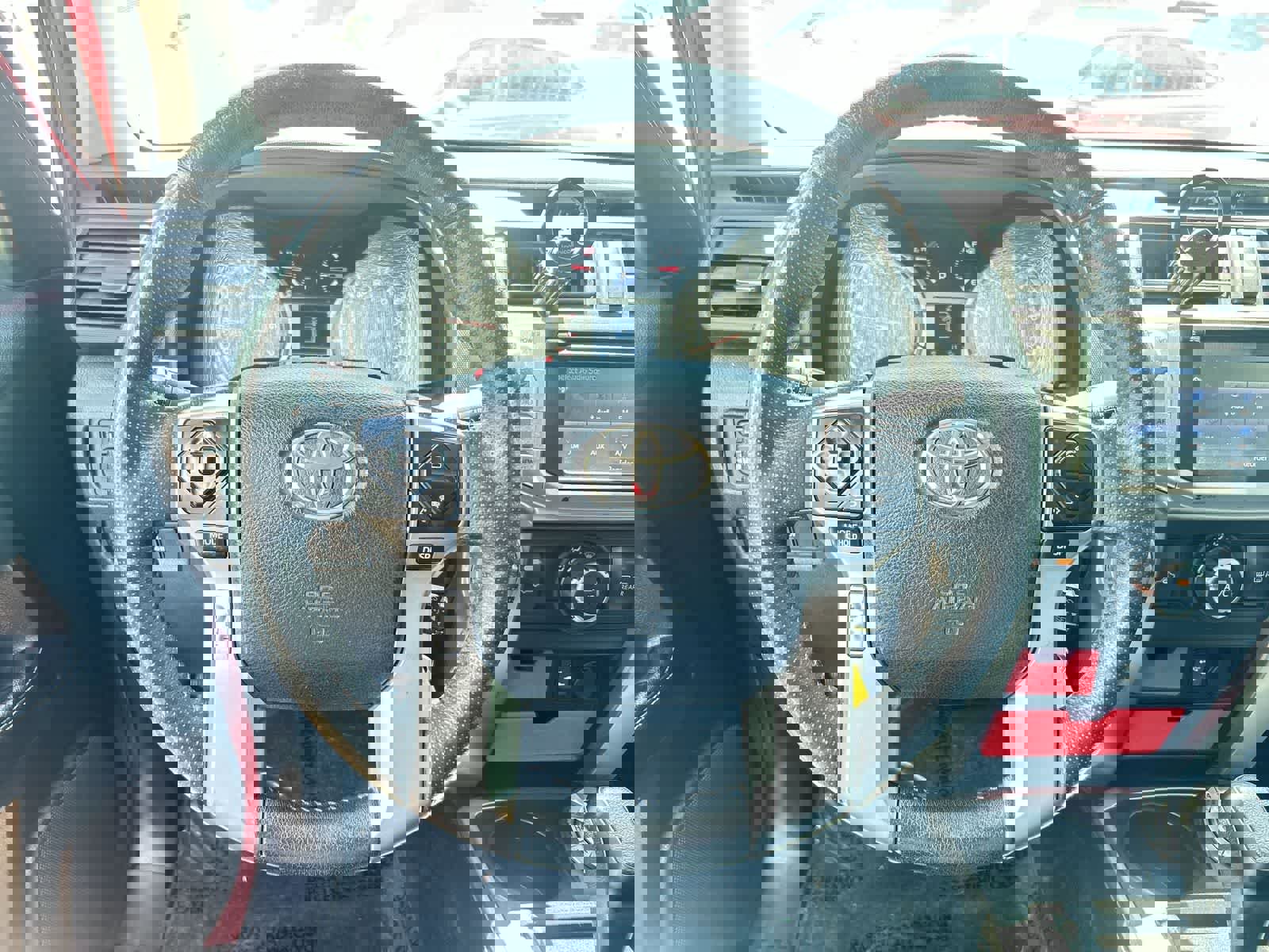 Used 2015 Toyota 4Runner SR5 AWD/4WD image 16