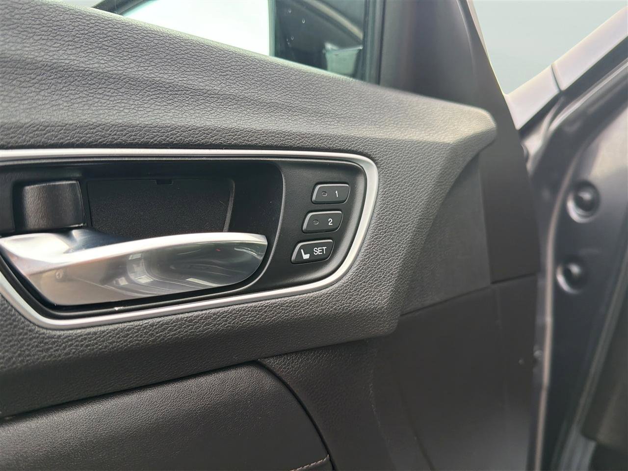 Used 2020 Acura TLX FWD image 17