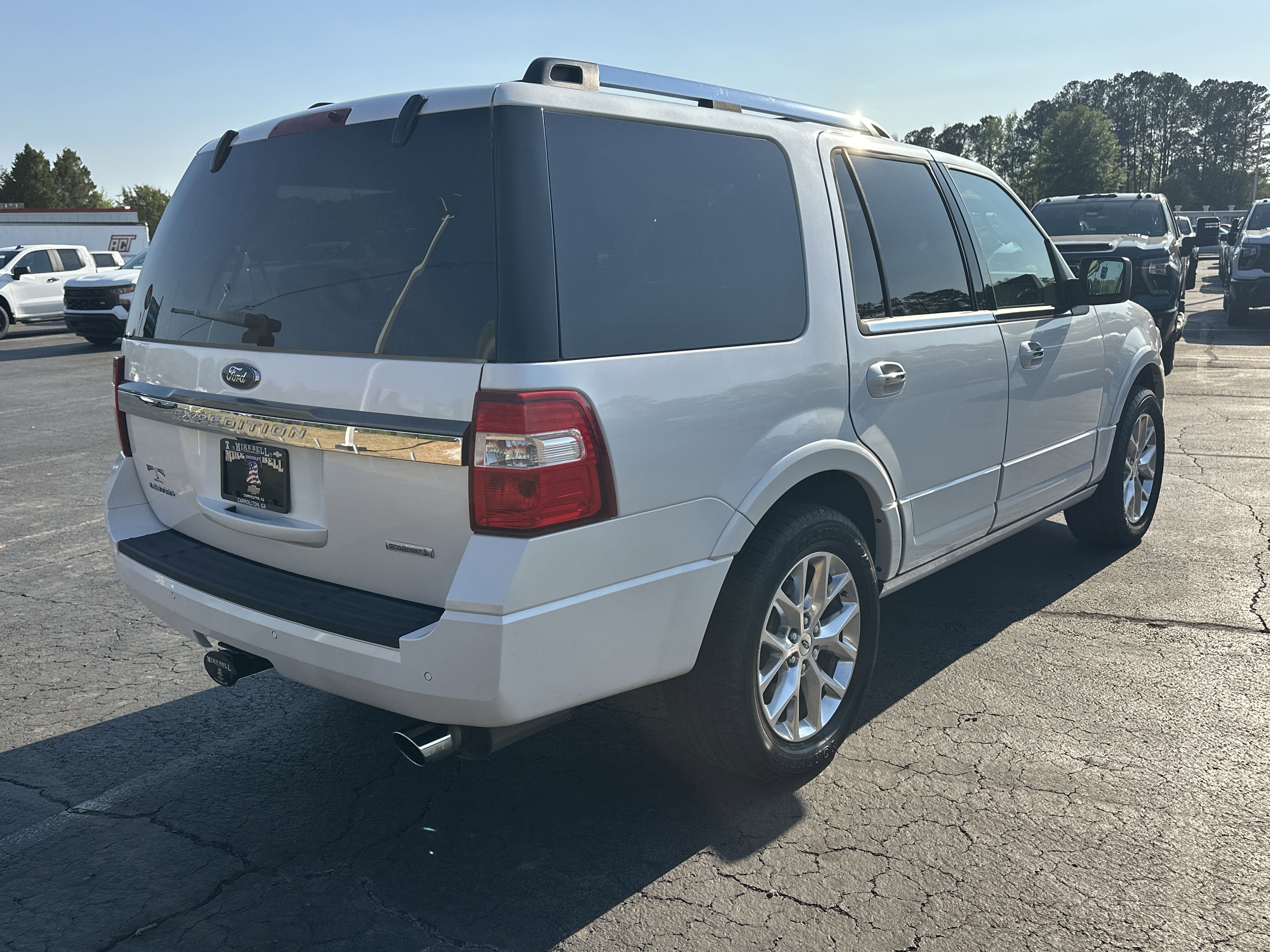 Used 2017 Ford Expedition Limited w/ Equipment Group 301A RWD image 8