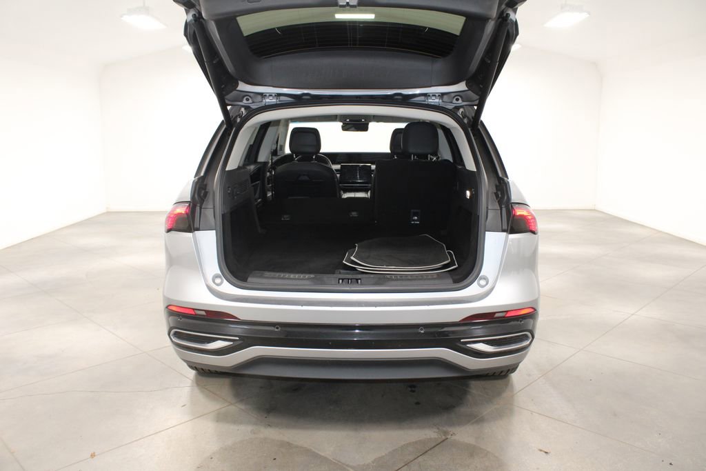 Used 2024 Lincoln Nautilus Reserve image 13