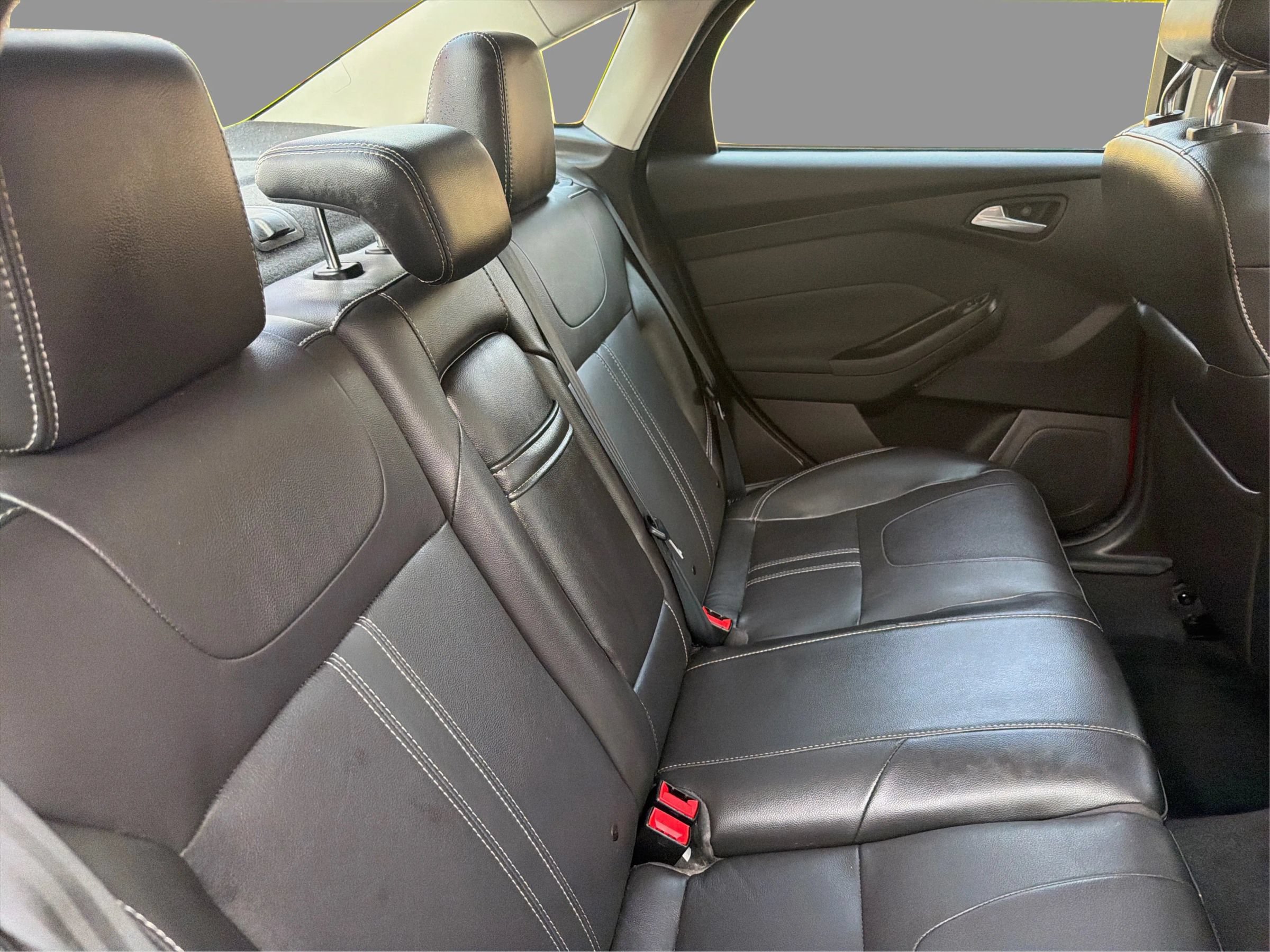 Used 2012 Ford Focus SEL FWD image 27