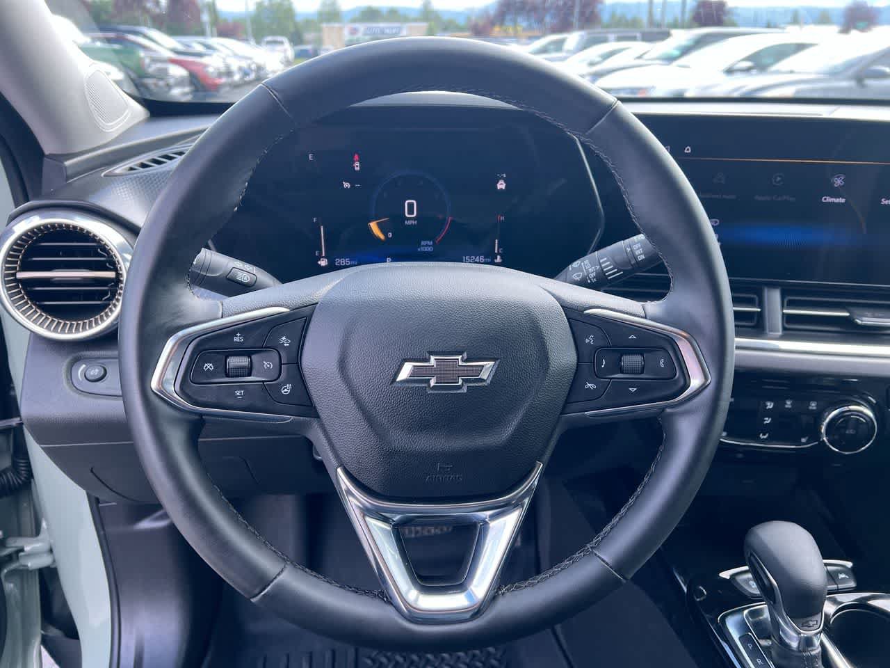 Used 2025 Chevrolet Trax ACTIV FWD image 14