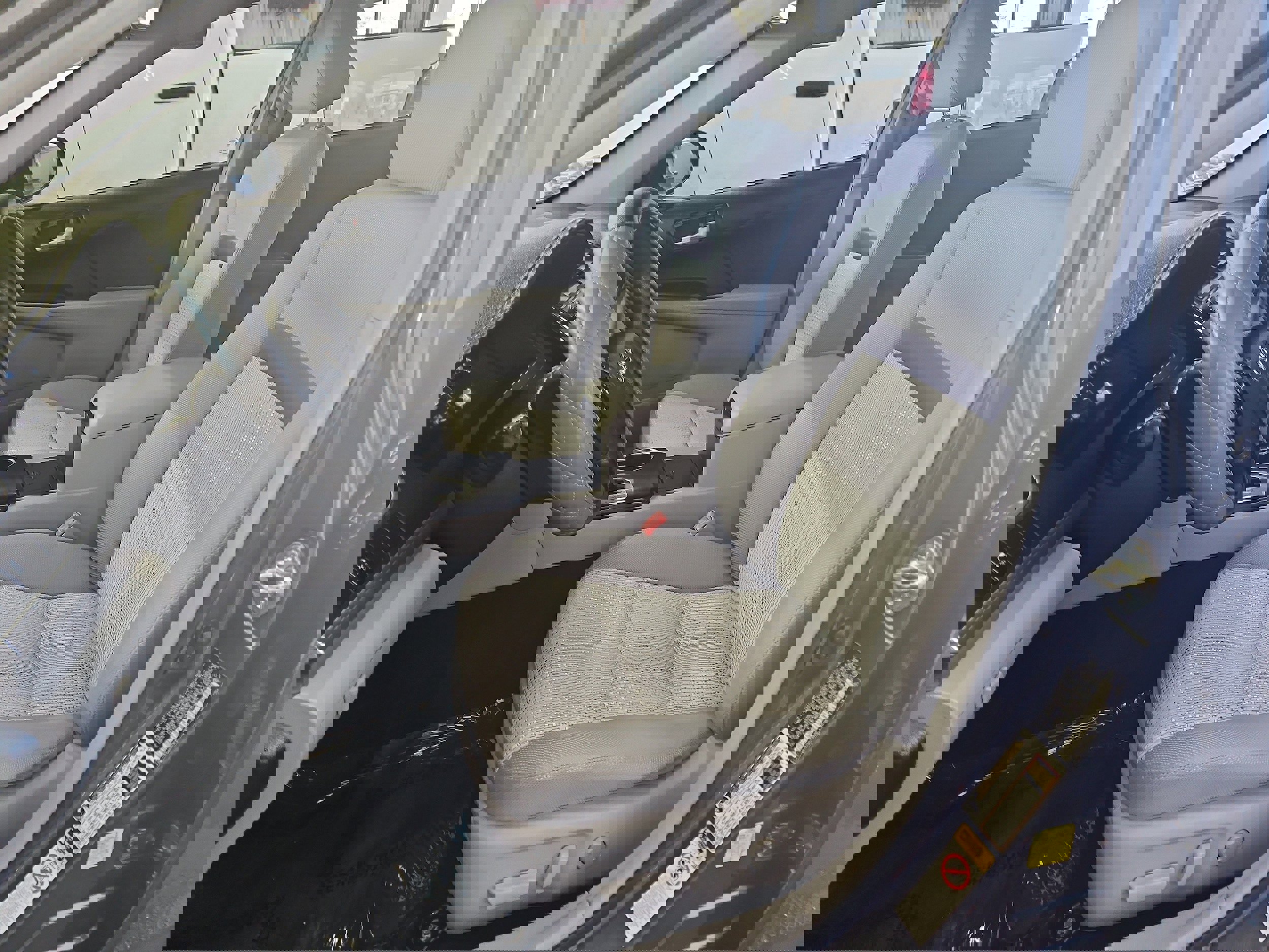 Used 2014 Toyota Camry LE image 16