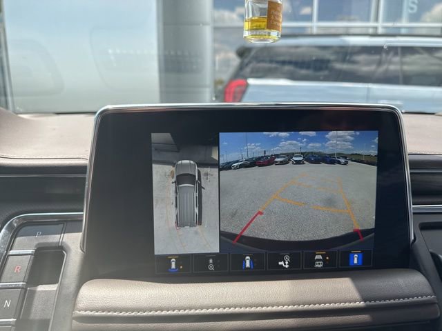 Used 2023 GMC Yukon SLT w/ SLT Premium Package AWD/4WD image 17