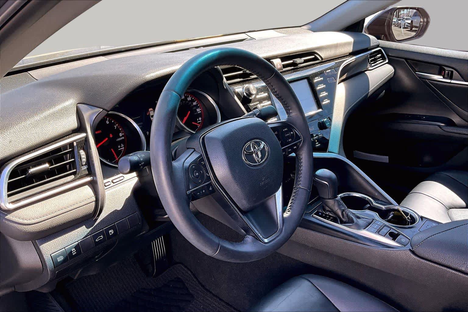 Used 2018 Toyota Camry XSE FWD image 17