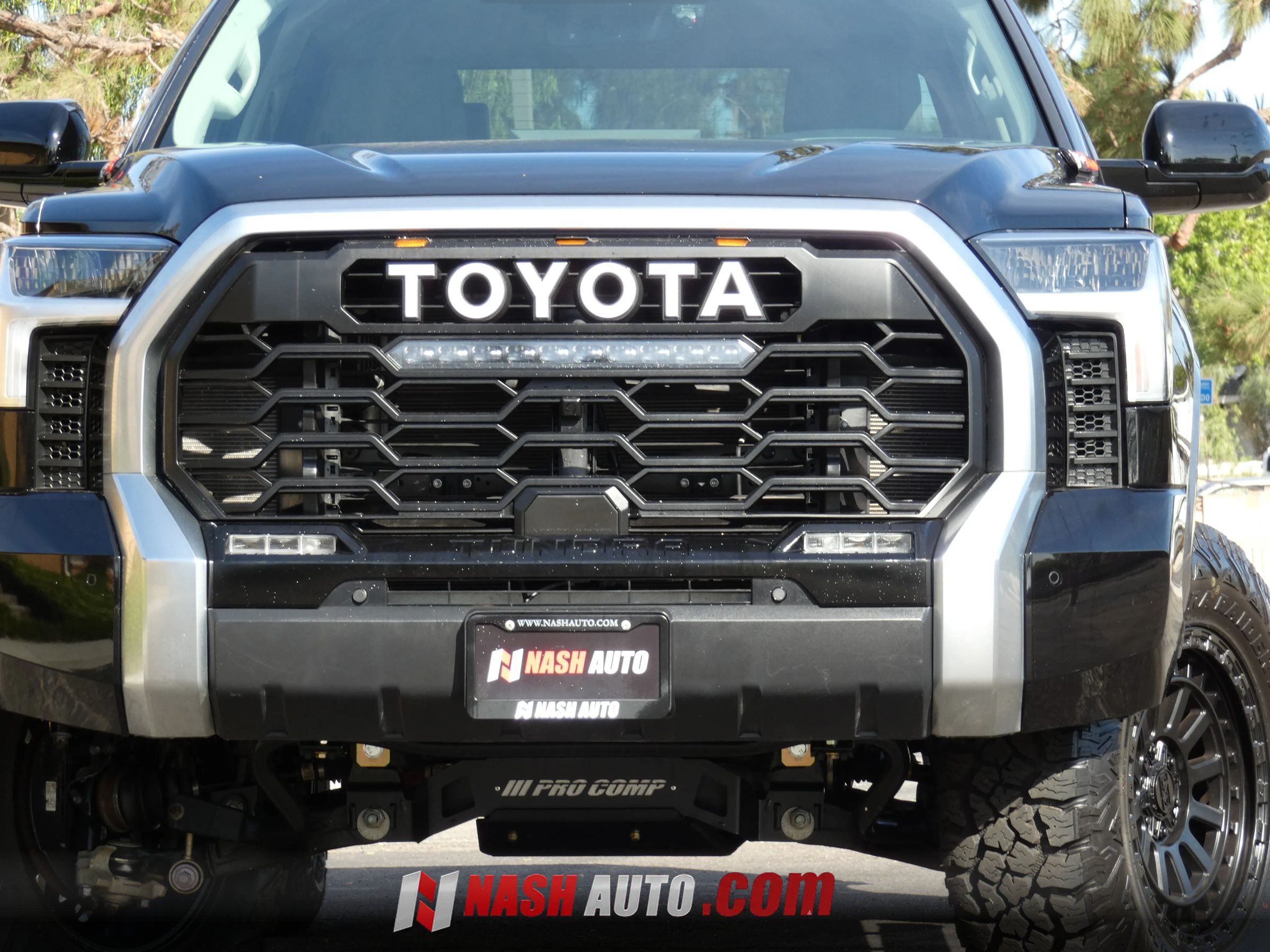 Used 2024 Toyota Tundra Limited w/ Power Package AWD/4WD image 17