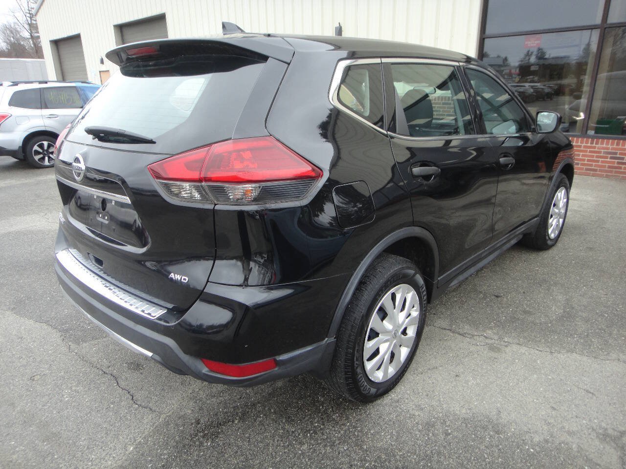 Used 2020 Nissan Rogue S AWD/4WD image 6