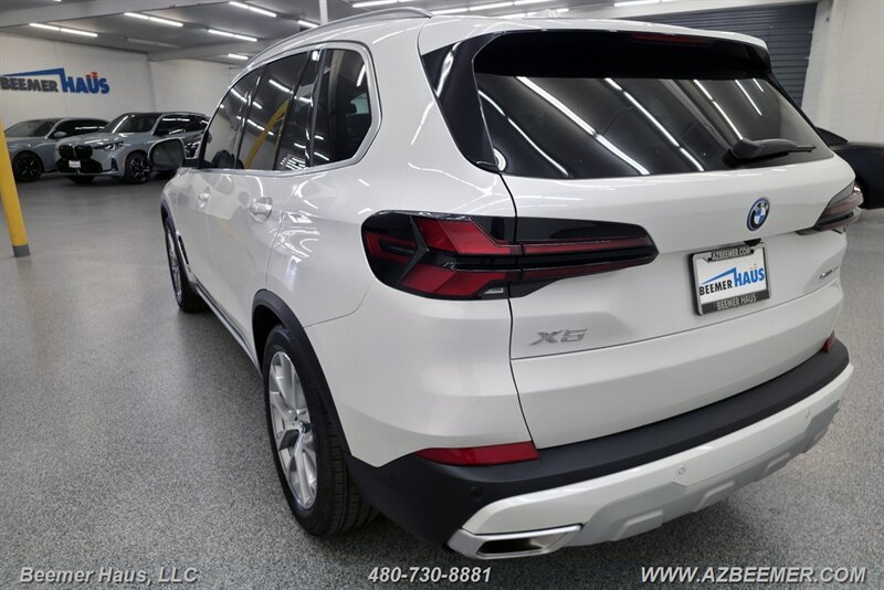 Used 2026 BMW X5 xDrive50e AWD/4WD image 11