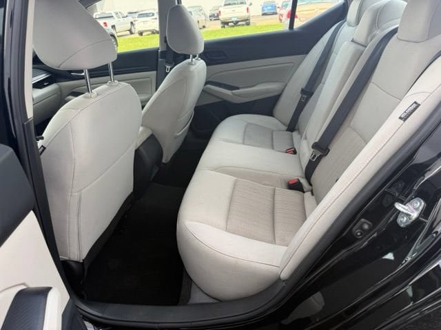 Used 2025 Nissan Altima 2.5 SV FWD image 16