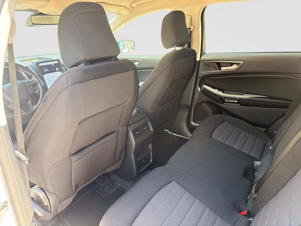 Used 2024 Ford Edge SE w/ Black Appearance Package AWD/4WD image 14