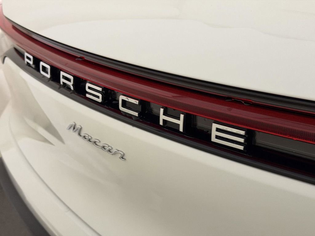 New 2026 Porsche Macan AWD/4WD image 25