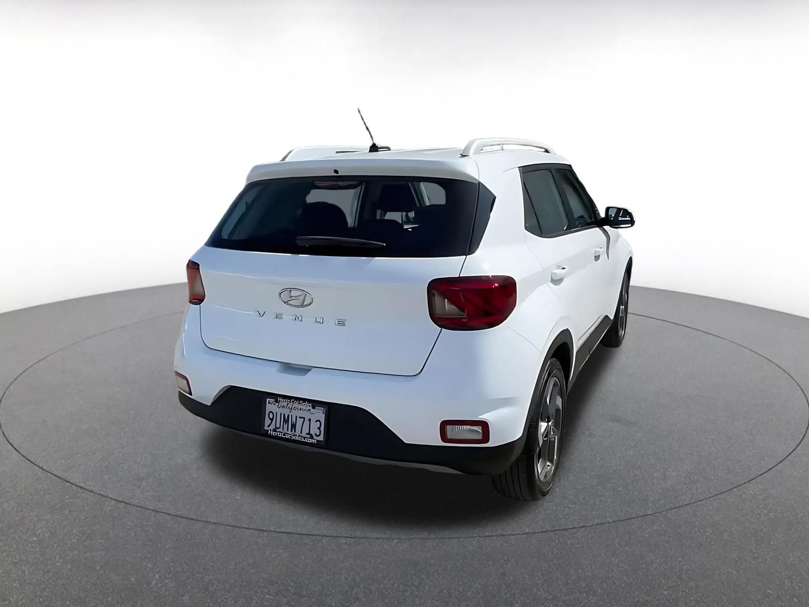 Used 2025 Hyundai Venue SEL image 14