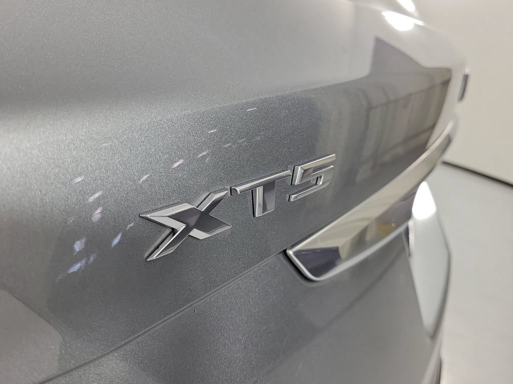 Certified 2023 Cadillac XT5 Luxury FWD image 7