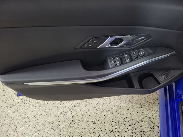 Used 2024 BMW 330i Sedan w/ M Sport Package RWD image 19
