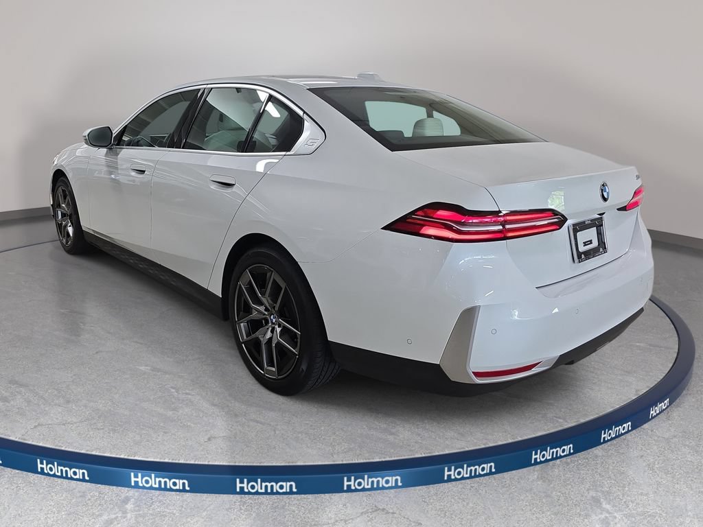 Used 2026 BMW 530i RWD image 9
